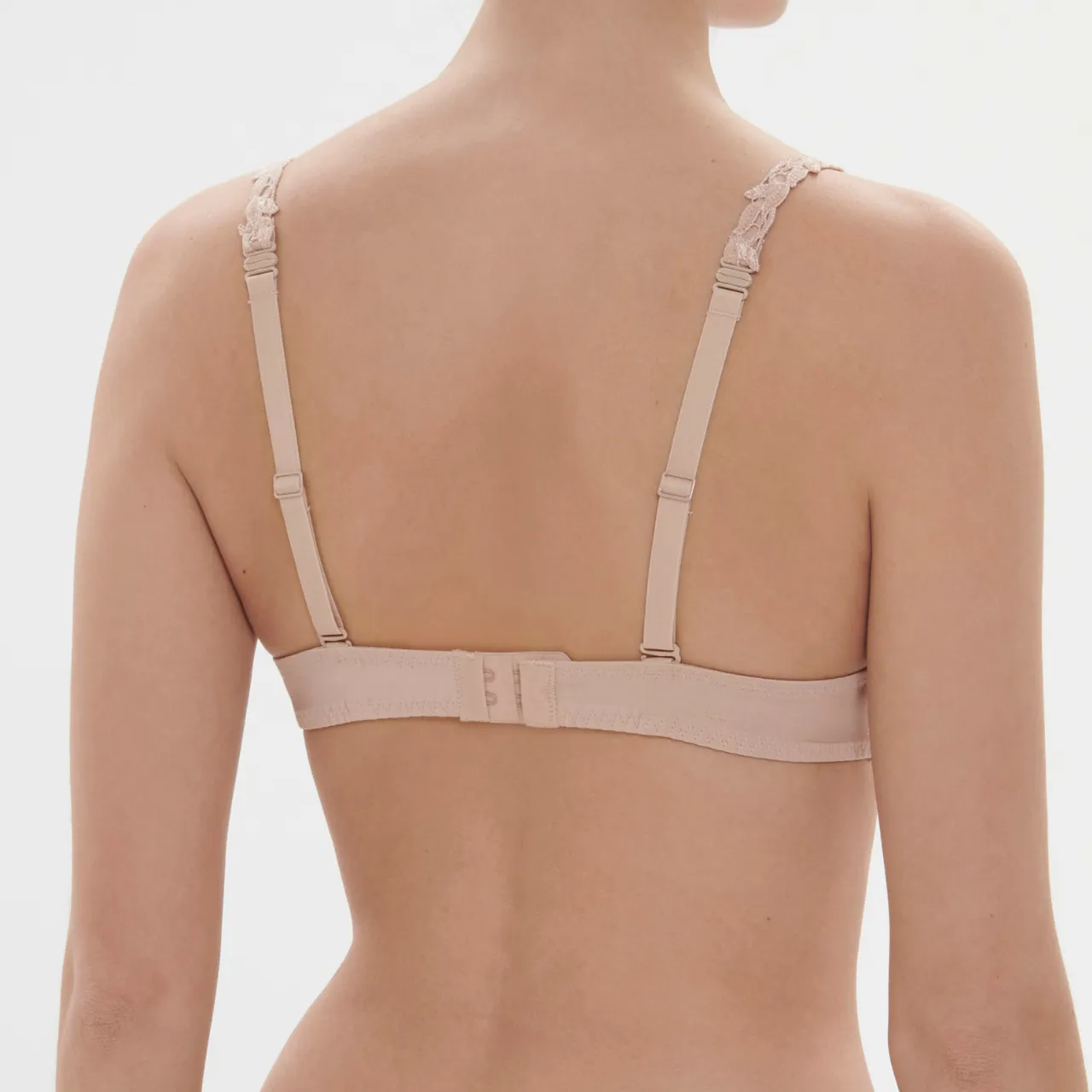 Andora 3D Moulded Plunge Bra in Peau Rose