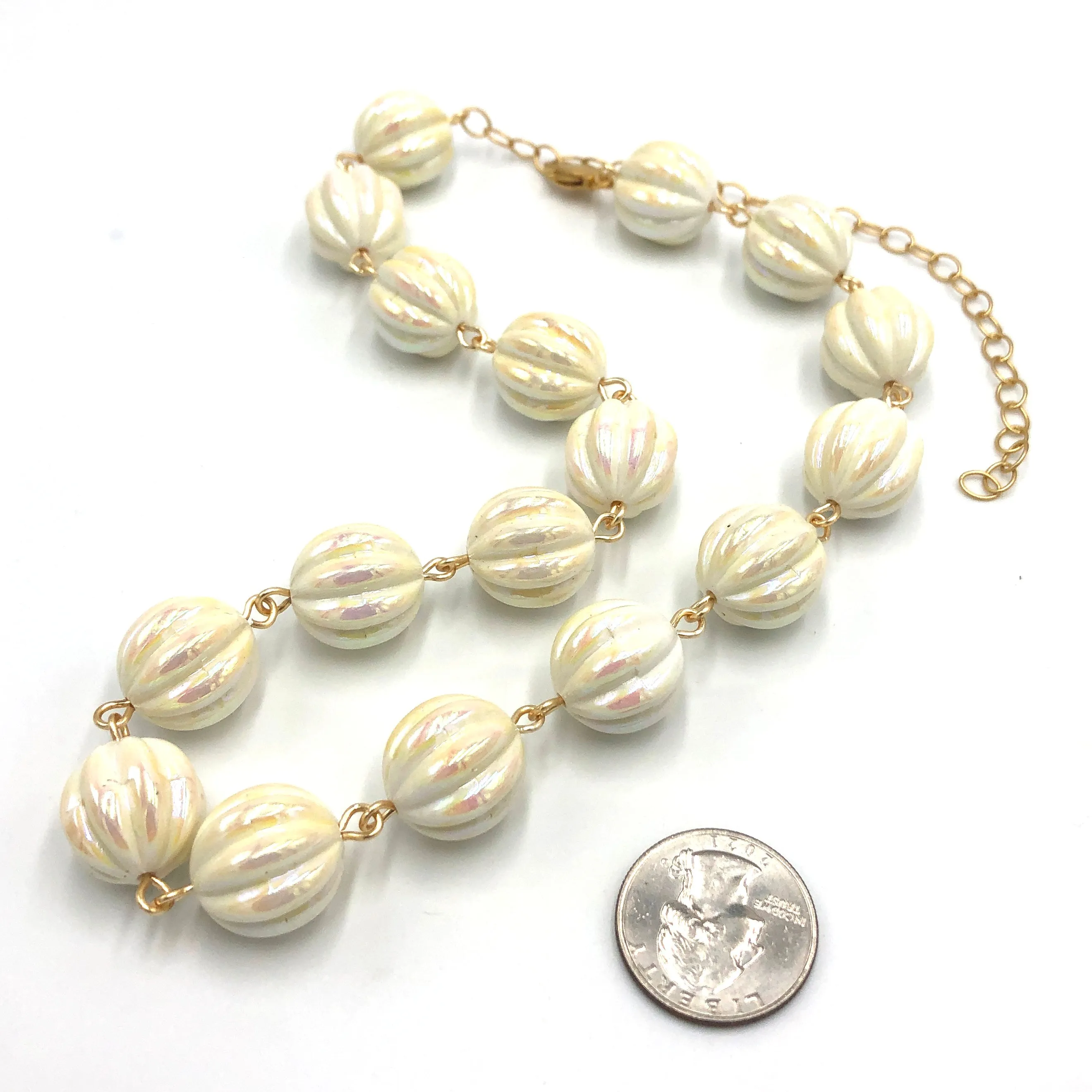 Aurora Scalloped Amelia Necklace